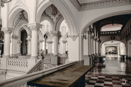 Аркади в историческа сграда.